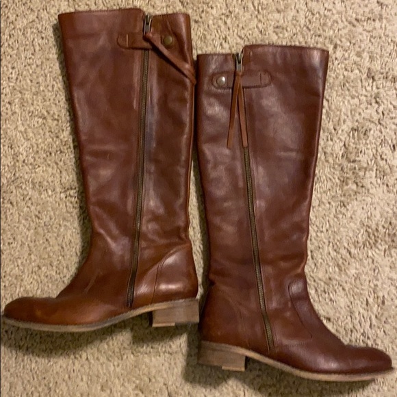 Boots - Picture 2 of 4